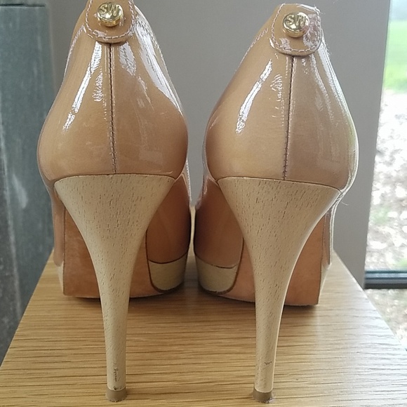 Stuart Weitzman Platform Nude Heels - Picture 6 of 8